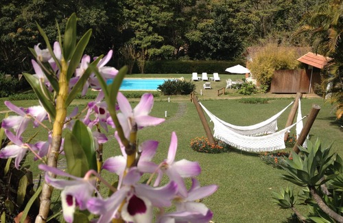 Araras Cottage | House with 4 suites, swimming pool and barbecue, 250m from the Center of Vale das Videiras
