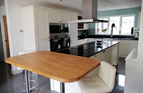 Brough House | House with 5 Double bedrooms including large family room,4 Bathrooms, Gym &patio