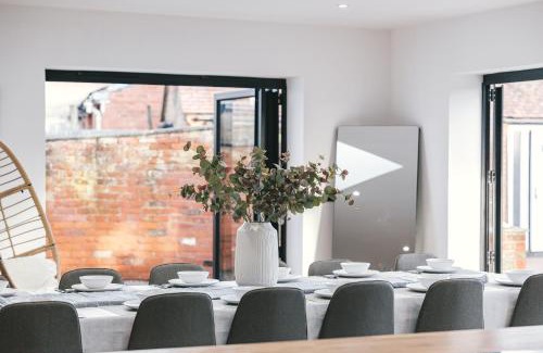 Shawbury House | House with a cinema and games room, sleeps 17