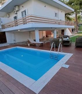 Kineta House | House with a pool, 2' from the beach