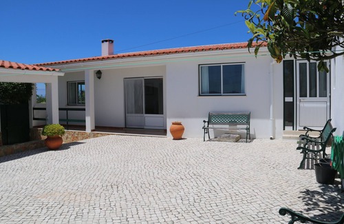 Casal do Pardo Cottage | House with ample surrounding space and care