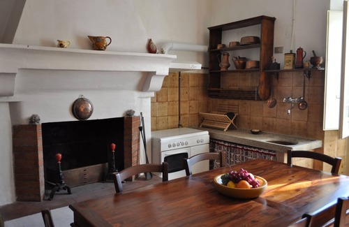 Fabriano House | House with art deco frescos and garden, a village on the hills Marche and Umbria