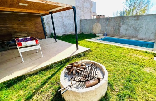 Maipu House | house with barbecue area and pool mountains of the west