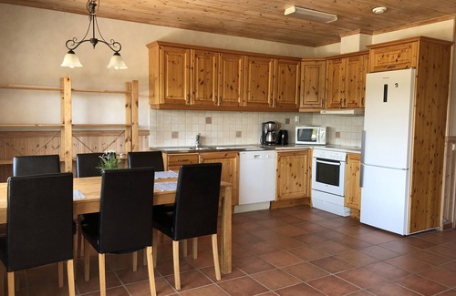 Lilla Edet O House | House with beautiful lake wive, boat can be rented.