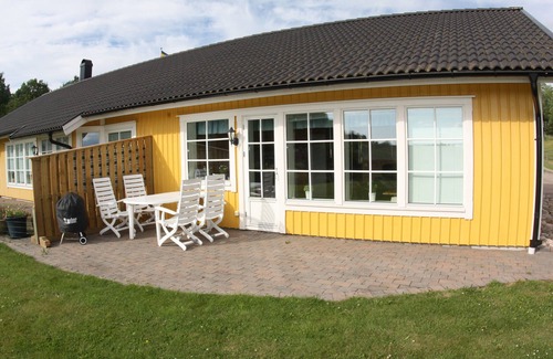 Lilla Edet O House | House with beautiful lake wive, boat can be rented.