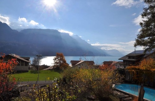 Brienz Apartment | House with beautiful lake view, garden and pool