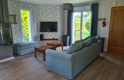 Pleurtuit House | House with enclosed garden-5 km from the beach