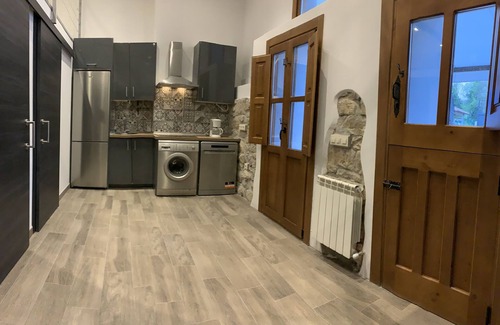Llamero Cottage | House with enclosed porch (ideal for pets), barbecue, ping pong table. VV 2047 AS
