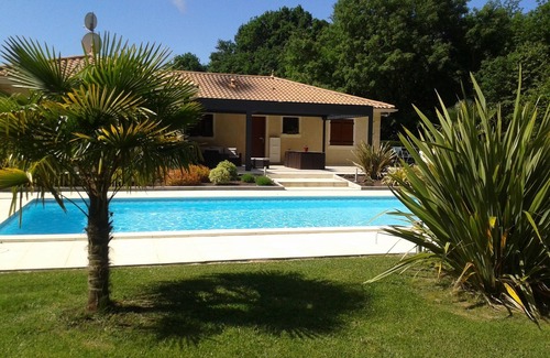 Latresne House | House with heated swimming pool