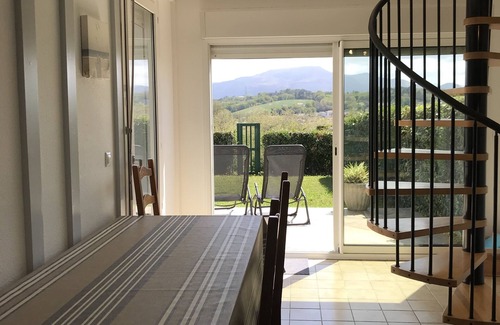 Kokotia House | House with FREE WiFi, pool, garden, beach 200 meters away, tennis courts.