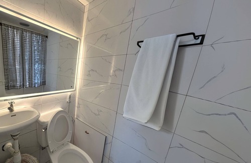 Angeles City House | house with free parking, just 7 minutes from the mall, secure gated community