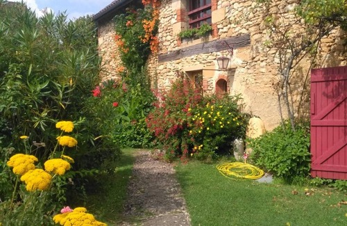 Beynac-et-Cazenac Apartment | House with garden, WiFi, pets accepted, parking in Beynac