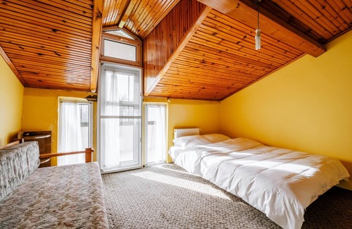 Southern Marmara House | House with Garden and Balcony in Kartepe