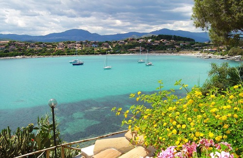 Arbatax Apartment | House with garden and porch 100 meters from the sea, free and equipped beach