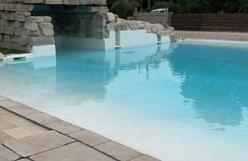 Graveson House | House with garden and pool