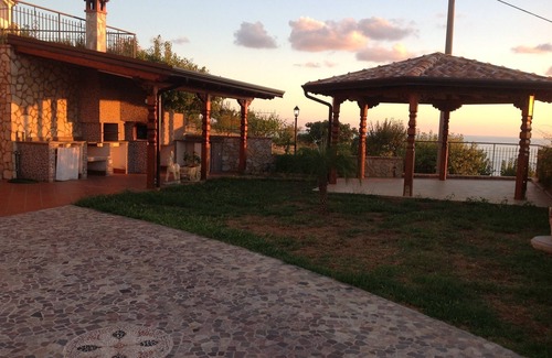 Cucco-Riviere House | House with garden, gazebo, barbecue, pizza oven, and a view of Isola Cirella