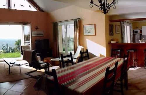 Burgaronne House | House with garden, orchard and private pool