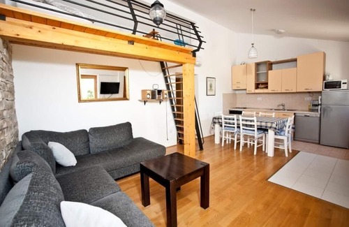 Mejasi House | House with garden perfect for a family holiday