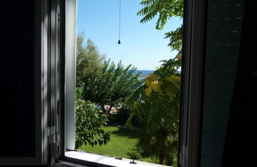 Faliraki Villa | House with gardenHouse with garden