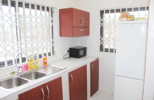 Amasaman House | House with 2 beautyful apartments perfect for groups or big family