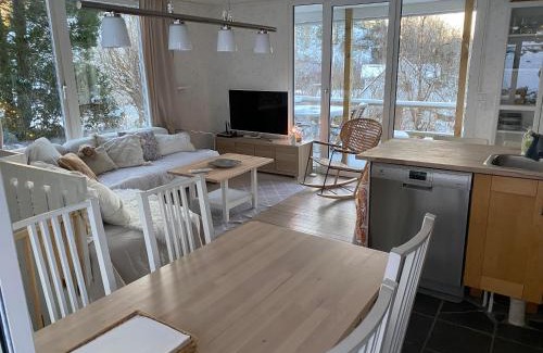 Molndal Municipality House | House with green garden, Göteborg, 6 beds