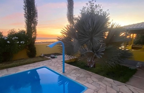Tres Marias House | House with heated pool for up to 16 people close to the beach.