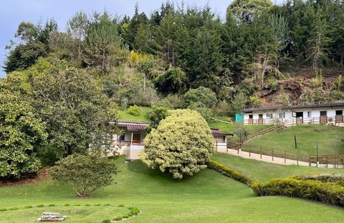 Kennedy House | HOUSE with Heated Pool and water slide Sleeps 30