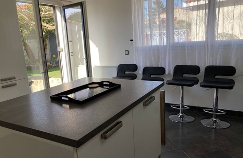 Royan House | House with heated pool 900 m from the sea and town center