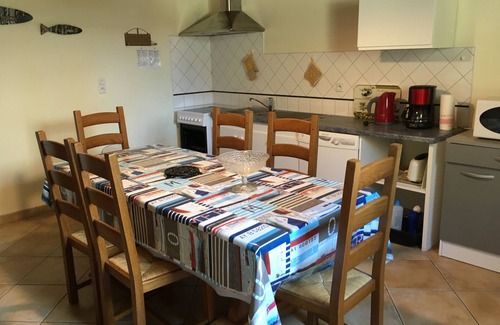 Lannilis Cottage | House with heated pool and close to beaches in Lannilis