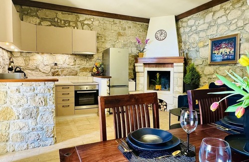Makarska House | House with heated pool, terrace with sea view, 2 bedrooms, quiet location