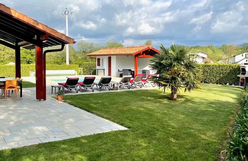 Sare House | HOUSE WITH HEATED POOL, IN ONE OF THE MOST BEAUTIFUL VILLAGES IN FRANCE.