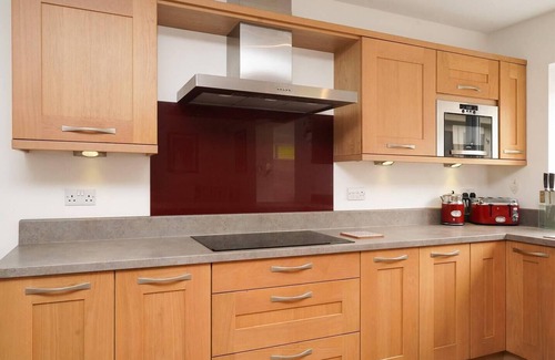 Chesterfield House | House with HotTub, Sauna & Pool Table