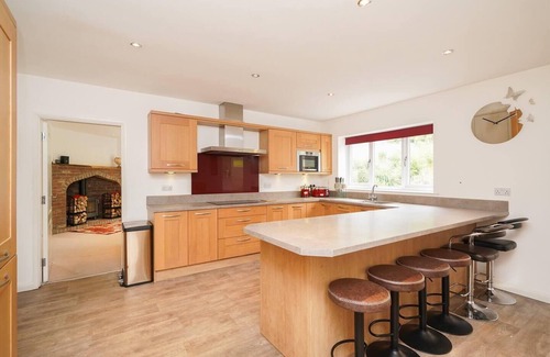 Chesterfield House | House with HotTub, Sauna & Pool Table