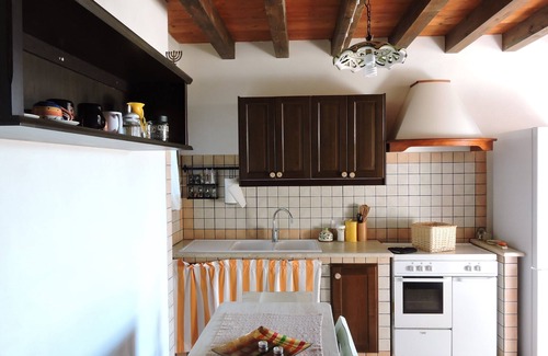Buseto Palizzolo House | House with infinity pool in the hills near the sea and Trapani