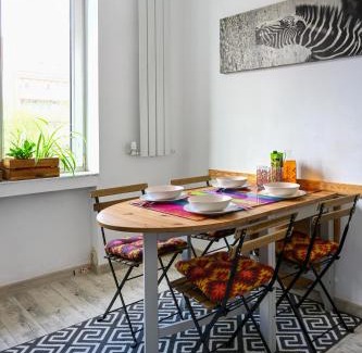 Tychy Apartment | House with lanterns