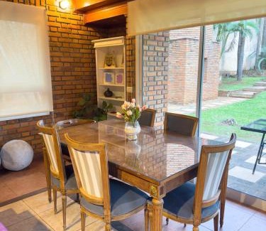 Posadas House | House with large garden and pool