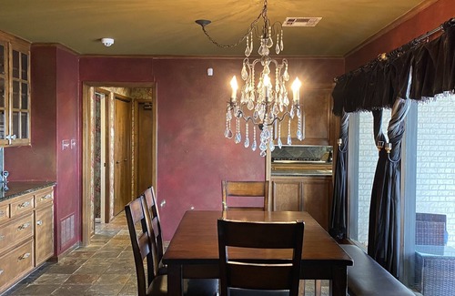 Robinson House | House with Pool 5 minutes from Baylor, Downtown, and Magnolia