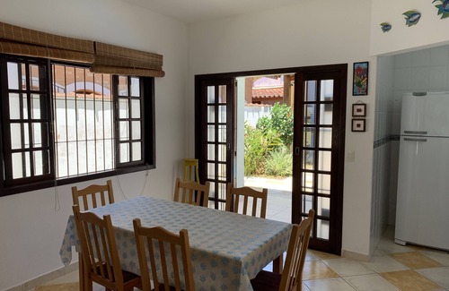 Toninhas House | House with pool, air conditioning and Wi-Fi 350 meters from the beach
