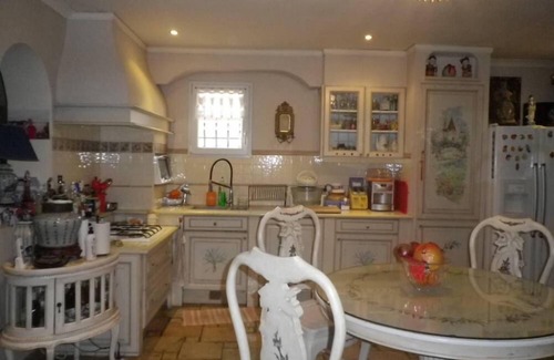 Route d'Arles House | House with pool and garden House with pool and garden