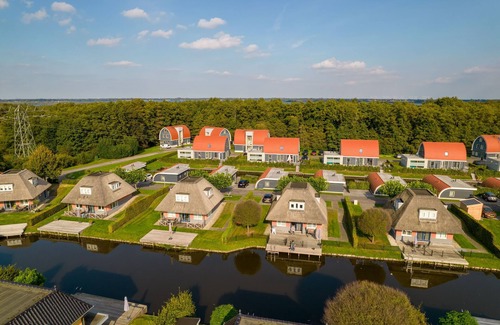 Midlaren House | House with pool and sauna