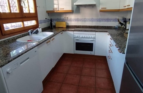 Sant Salvador House | House with pool on the Costa Dorada, very close to the beach
