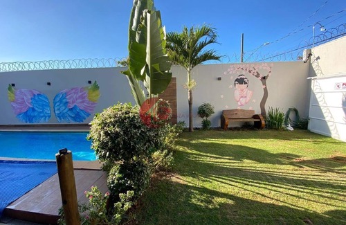 Granada House | House with pool for vacation in Uberlândia