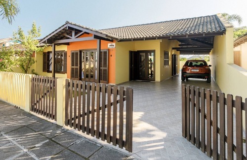 Guaratuba House | House with pool Guaratuba-Barra do Saí - 100 m from the beach
