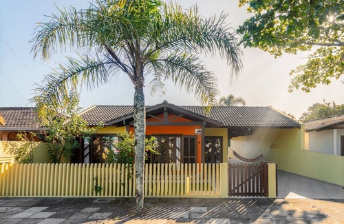 Guaratuba House | House with pool Guaratuba-Barra do Saí - 100 m from the beach