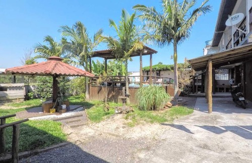 Vila Sao Jose House | House with pool in peaceful and wooded location. SC coastline near the mountains