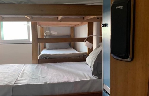 Joatinga Cabin | House with pool in Joá with access to the lagoon. (Rental of the entire space)