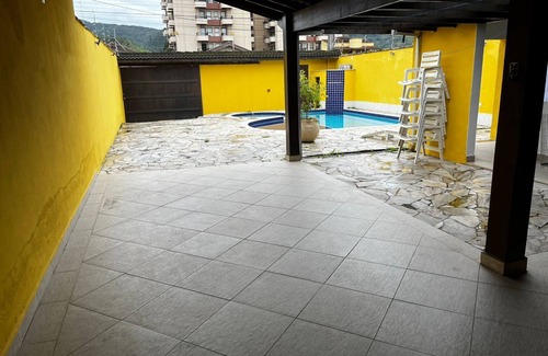 Martim de Sa House | House with pool on Martins Sá beach