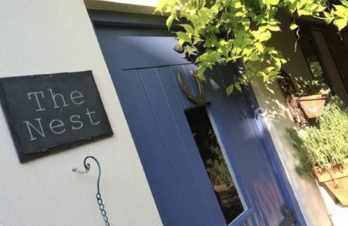 Cheltenham House | HOUSE WITH PRIVATE GARDEN AND PETS ALLOWED . Monthly bookings at £2500 pcm