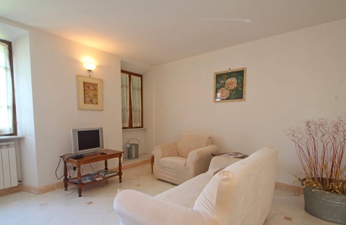 Ripa-Pozzi-Ponterosso House | House with Private Garden, Pool, WIFI, 4 People, near Sea and Forte dei Marmi