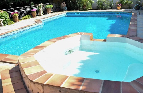 Sernhac House | House with private pool and garden, near Pont-du-Gard